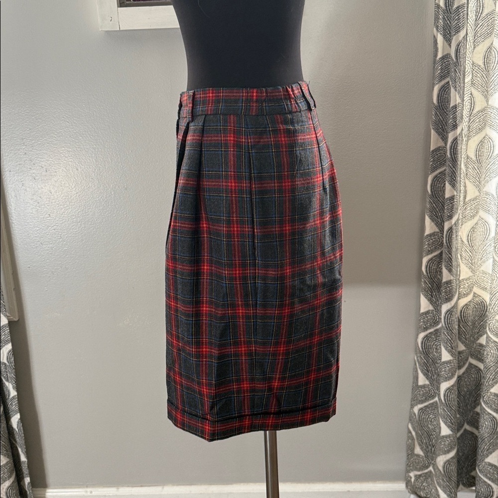 Club Classics Vintage 100% Pure Wool Pleat Front Plaid Shorts SZ 10 - Picture 3 of 7